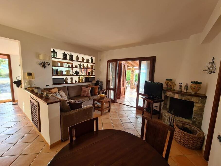 Villa Del Carrubo A Due Passi Dal Mare Di Cefalu Collesano الغرفة الصورة
